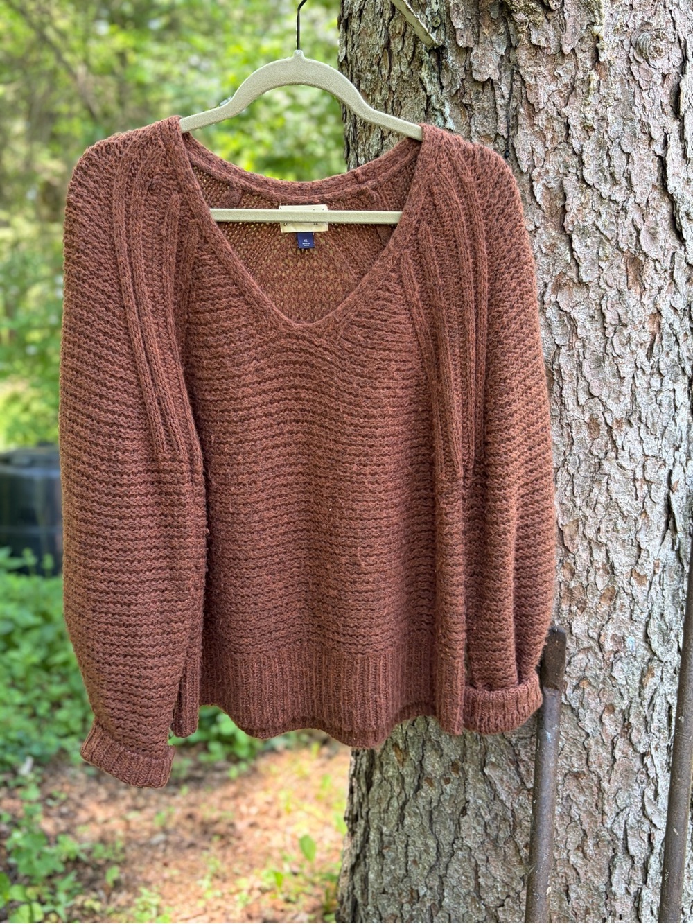 Universal Thread V-Neck Chunky Sweater in Rust